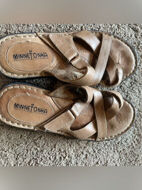 Minnetonka | Sandals